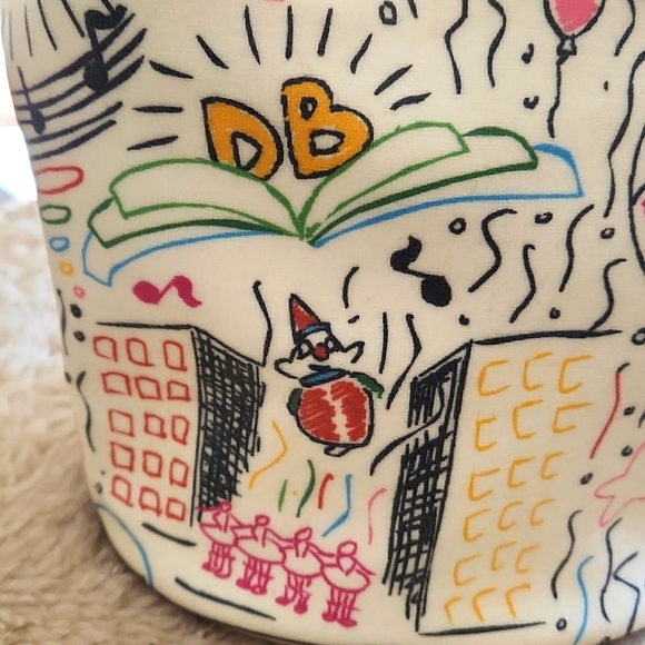 NWOT Rare Dooney & Bourke North/South Cindy Macy's Parade Collectible Tote ๐๐ฅ - Picture 4 of 17